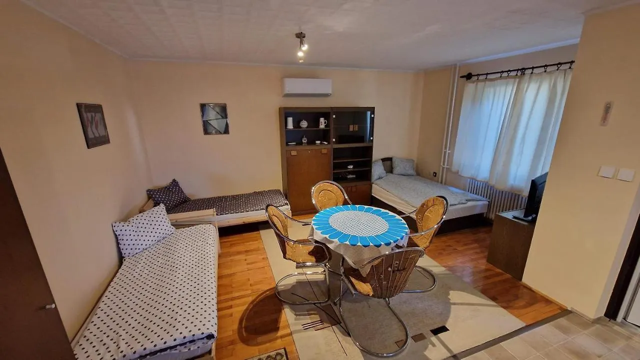 Friendly Apartment In The Suburb. 부다페스트